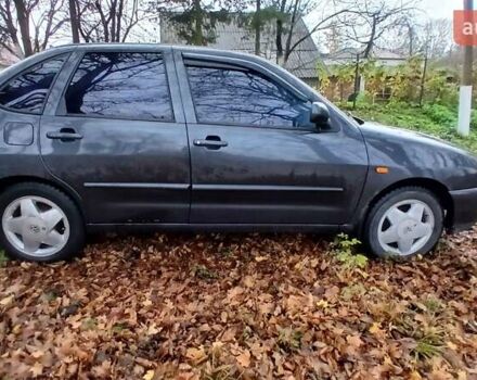 Серый Фольксваген Поло, объемом двигателя 1.6 л и пробегом 274 тыс. км за 2500 $, фото 1 на Automoto.ua