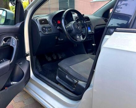 Серый Фольксваген Поло, объемом двигателя 1.6 л и пробегом 112 тыс. км за 6500 $, фото 3 на Automoto.ua