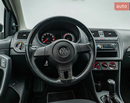 Серый Фольксваген Поло, объемом двигателя 1.6 л и пробегом 152 тыс. км за 7237 $, фото 11 на Automoto.ua