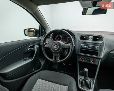 Серый Фольксваген Поло, объемом двигателя 1.6 л и пробегом 152 тыс. км за 7237 $, фото 10 на Automoto.ua