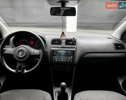 Серый Фольксваген Поло, объемом двигателя 1.6 л и пробегом 192 тыс. км за 5900 $, фото 14 на Automoto.ua