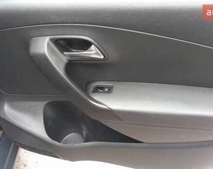 Серый Фольксваген Поло, объемом двигателя 1.6 л и пробегом 200 тыс. км за 4550 $, фото 14 на Automoto.ua