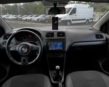 Серый Фольксваген Поло, объемом двигателя 1.6 л и пробегом 330 тыс. км за 5390 $, фото 21 на Automoto.ua