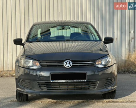 Серый Фольксваген Поло, объемом двигателя 1.6 л и пробегом 197 тыс. км за 5800 $, фото 2 на Automoto.ua