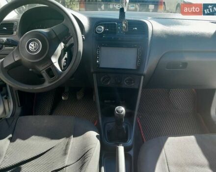 Серый Фольксваген Поло, объемом двигателя 1.6 л и пробегом 213 тыс. км за 5500 $, фото 4 на Automoto.ua