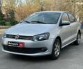Серый Фольксваген Поло, объемом двигателя 1.6 л и пробегом 330 тыс. км за 5990 $, фото 1 на Automoto.ua