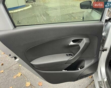 Серый Фольксваген Поло, объемом двигателя 1.6 л и пробегом 115 тыс. км за 7200 $, фото 15 на Automoto.ua