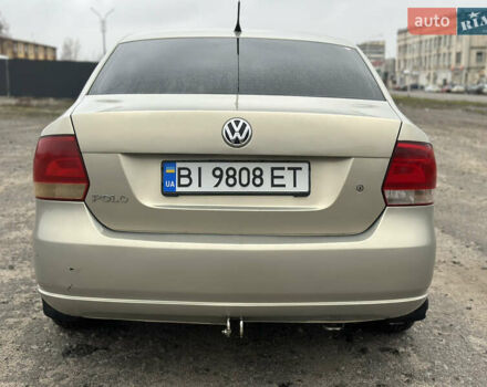 Серый Фольксваген Поло, объемом двигателя 1.6 л и пробегом 212 тыс. км за 5200 $, фото 5 на Automoto.ua