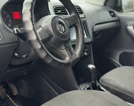 Серый Фольксваген Поло, объемом двигателя 1.6 л и пробегом 212 тыс. км за 5200 $, фото 3 на Automoto.ua