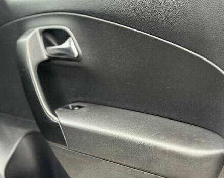 Серый Фольксваген Поло, объемом двигателя 1.6 л и пробегом 212 тыс. км за 5200 $, фото 8 на Automoto.ua