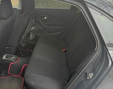 Серый Фольксваген Поло, объемом двигателя 1.6 л и пробегом 200 тыс. км за 4500 $, фото 3 на Automoto.ua