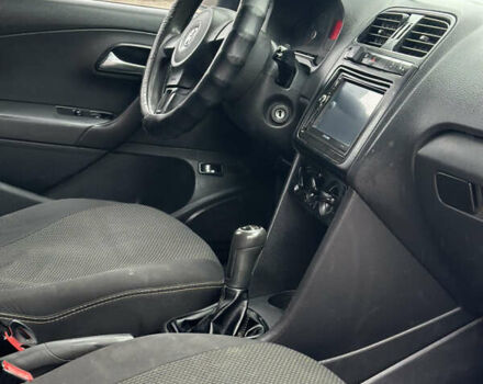 Серый Фольксваген Поло, объемом двигателя 1.6 л и пробегом 212 тыс. км за 5200 $, фото 9 на Automoto.ua