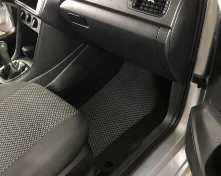 Сірий Фольксваген Поло, об'ємом двигуна 1.6 л та пробігом 236 тис. км за 7000 $, фото 9 на Automoto.ua