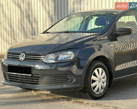 Серый Фольксваген Поло, объемом двигателя 1.6 л и пробегом 197 тыс. км за 5800 $, фото 4 на Automoto.ua