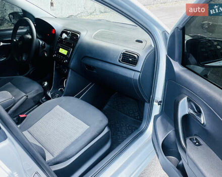 Серый Фольксваген Поло, объемом двигателя 1.6 л и пробегом 319 тыс. км за 5000 $, фото 20 на Automoto.ua