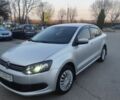 Серый Фольксваген Поло, объемом двигателя 1.6 л и пробегом 350 тыс. км за 4400 $, фото 1 на Automoto.ua