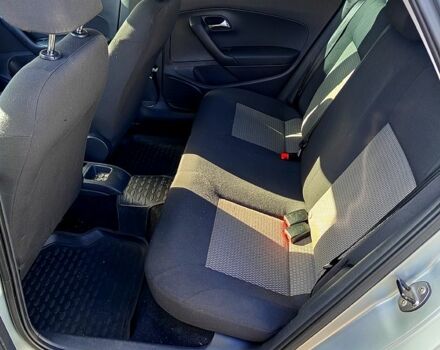 Серый Фольксваген Поло, объемом двигателя 1.6 л и пробегом 216 тыс. км за 7000 $, фото 2 на Automoto.ua