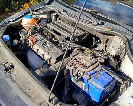 Серый Фольксваген Поло, объемом двигателя 1.6 л и пробегом 216 тыс. км за 7000 $, фото 6 на Automoto.ua