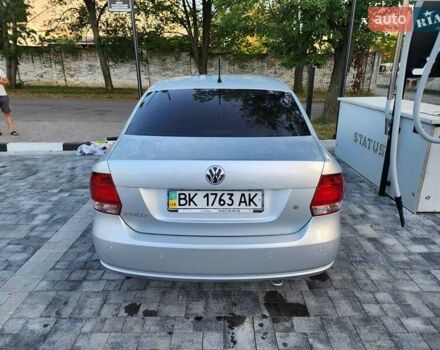 Серый Фольксваген Поло, объемом двигателя 1.6 л и пробегом 123 тыс. км за 7000 $, фото 2 на Automoto.ua
