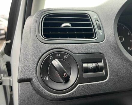 Серый Фольксваген Поло, объемом двигателя 1.6 л и пробегом 166 тыс. км за 8490 $, фото 16 на Automoto.ua