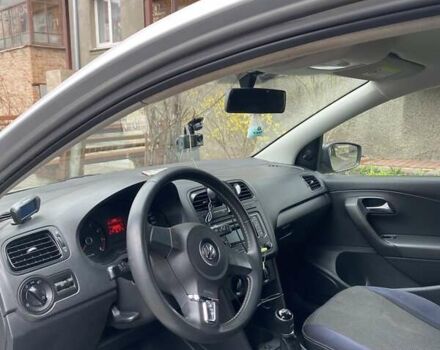 Серый Фольксваген Поло, объемом двигателя 1.6 л и пробегом 122 тыс. км за 7300 $, фото 13 на Automoto.ua