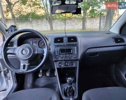 Серый Фольксваген Поло, объемом двигателя 1.6 л и пробегом 123 тыс. км за 7000 $, фото 8 на Automoto.ua