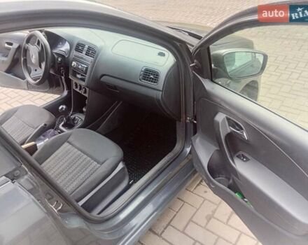 Сірий Фольксваген Поло, об'ємом двигуна 1.6 л та пробігом 460 тис. км за 6500 $, фото 5 на Automoto.ua