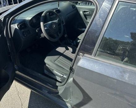 Серый Фольксваген Поло, объемом двигателя 1.6 л и пробегом 172 тыс. км за 7500 $, фото 5 на Automoto.ua