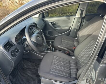 Серый Фольксваген Поло, объемом двигателя 1.6 л и пробегом 83 тыс. км за 8900 $, фото 7 на Automoto.ua