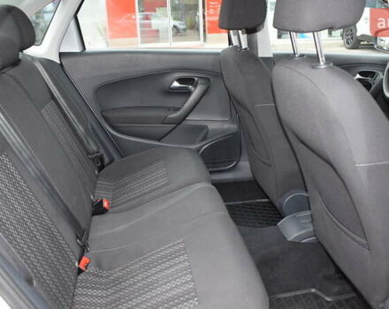 Сірий Фольксваген Поло, об'ємом двигуна 1.39 л та пробігом 156 тис. км за 9800 $, фото 6 на Automoto.ua