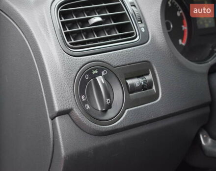 Сірий Фольксваген Поло, об'ємом двигуна 1.39 л та пробігом 156 тис. км за 9800 $, фото 21 на Automoto.ua