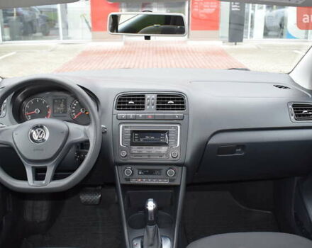 Сірий Фольксваген Поло, об'ємом двигуна 1.39 л та пробігом 156 тис. км за 9800 $, фото 7 на Automoto.ua