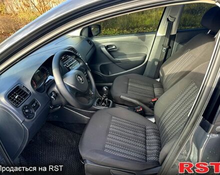 Серый Фольксваген Поло, объемом двигателя 1.6 л и пробегом 83 тыс. км за 8900 $, фото 4 на Automoto.ua