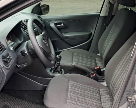 Серый Фольксваген Поло, объемом двигателя 1.6 л и пробегом 83 тыс. км за 8900 $, фото 7 на Automoto.ua