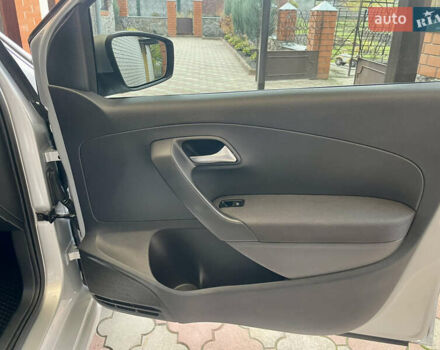 Сірий Фольксваген Поло, об'ємом двигуна 1.4 л та пробігом 115 тис. км за 10600 $, фото 18 на Automoto.ua
