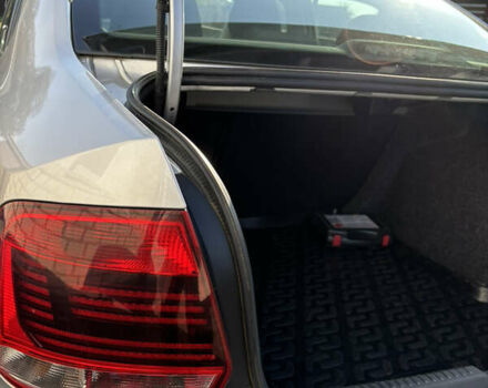 Серый Фольксваген Поло, объемом двигателя 1.4 л и пробегом 64 тыс. км за 11000 $, фото 13 на Automoto.ua