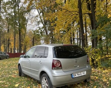 Серый Фольксваген Поло, объемом двигателя 1.4 л и пробегом 280 тыс. км за 3999 $, фото 3 на Automoto.ua