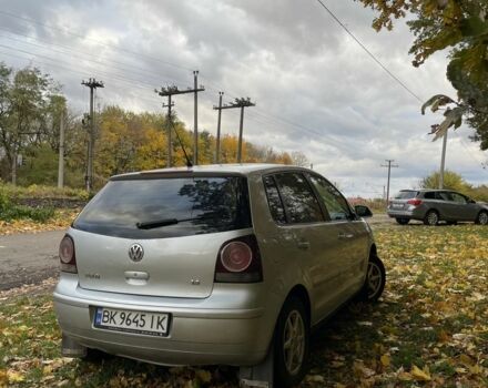 Серый Фольксваген Поло, объемом двигателя 1.4 л и пробегом 280 тыс. км за 3999 $, фото 5 на Automoto.ua
