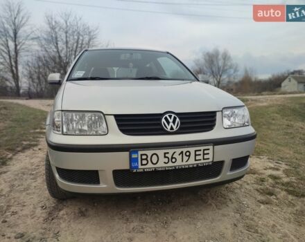 Серый Фольксваген Поло, объемом двигателя 1.4 л и пробегом 284 тыс. км за 2800 $, фото 1 на Automoto.ua