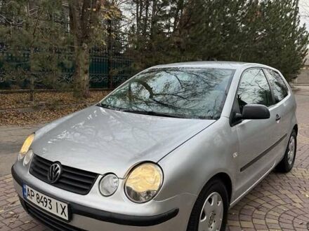 Серый Фольксваген Поло, объемом двигателя 1.2 л и пробегом 220 тыс. км за 2999 $, фото 1 на Automoto.ua