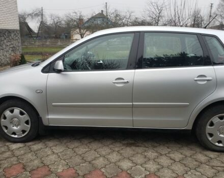 Серый Фольксваген Поло, объемом двигателя 1.2 л и пробегом 250 тыс. км за 4500 $, фото 1 на Automoto.ua