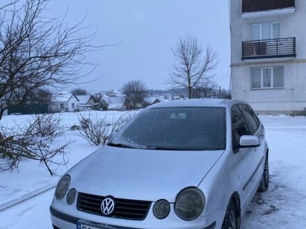 Серый Фольксваген Поло, объемом двигателя 1.2 л и пробегом 450 тыс. км за 2999 $, фото 1 на Automoto.ua