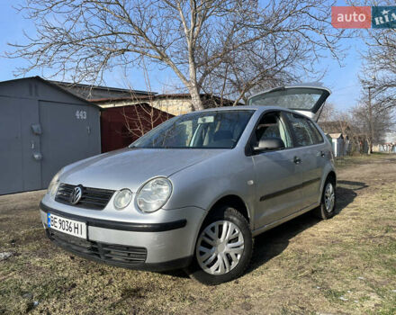 Серый Фольксваген Поло, объемом двигателя 1.4 л и пробегом 320 тыс. км за 3400 $, фото 1 на Automoto.ua
