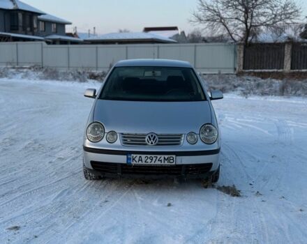 Серый Фольксваген Поло, объемом двигателя 1.4 л и пробегом 320 тыс. км за 1999 $, фото 1 на Automoto.ua