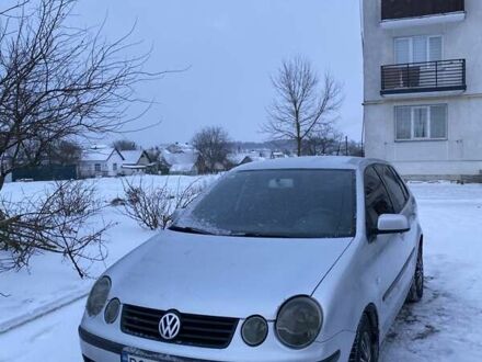 Серый Фольксваген Поло, объемом двигателя 1.2 л и пробегом 570 тыс. км за 2999 $, фото 1 на Automoto.ua