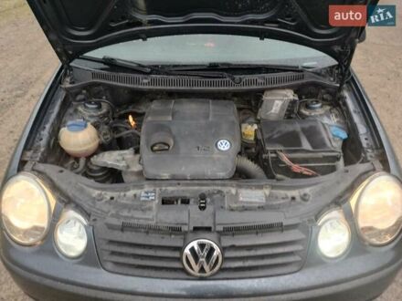 Фольксваген Поло 2004 у Старом Самборе на Automoto.ua Сірий Фольксваген Поло, об'ємом двигуна 1.2 л та пробігом 268 тис. км за 3200 $, фото 1 на Automoto.ua