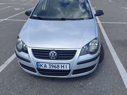 Серый Фольксваген Поло, объемом двигателя 1.9 л и пробегом 273 тыс. км за 4900 $, фото 1 на Automoto.ua