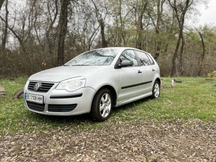 Серый Фольксваген Поло, объемом двигателя 1.2 л и пробегом 163 тыс. км за 3800 $, фото 1 на Automoto.ua