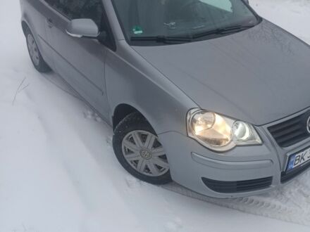 Сірий Фольксваген Поло, об'ємом двигуна 1.2 л та пробігом 135 тис. км за 4100 $, фото 1 на Automoto.ua
