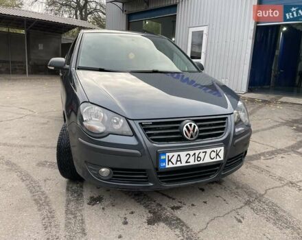 Серый Фольксваген Поло, объемом двигателя 1.39 л и пробегом 208 тыс. км за 4500 $, фото 1 на Automoto.ua